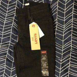 710 Levi’s Skinny Jeans